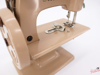 Load image into Gallery viewer, Singer Sewhandy Model 20 - Beige - Complete Set