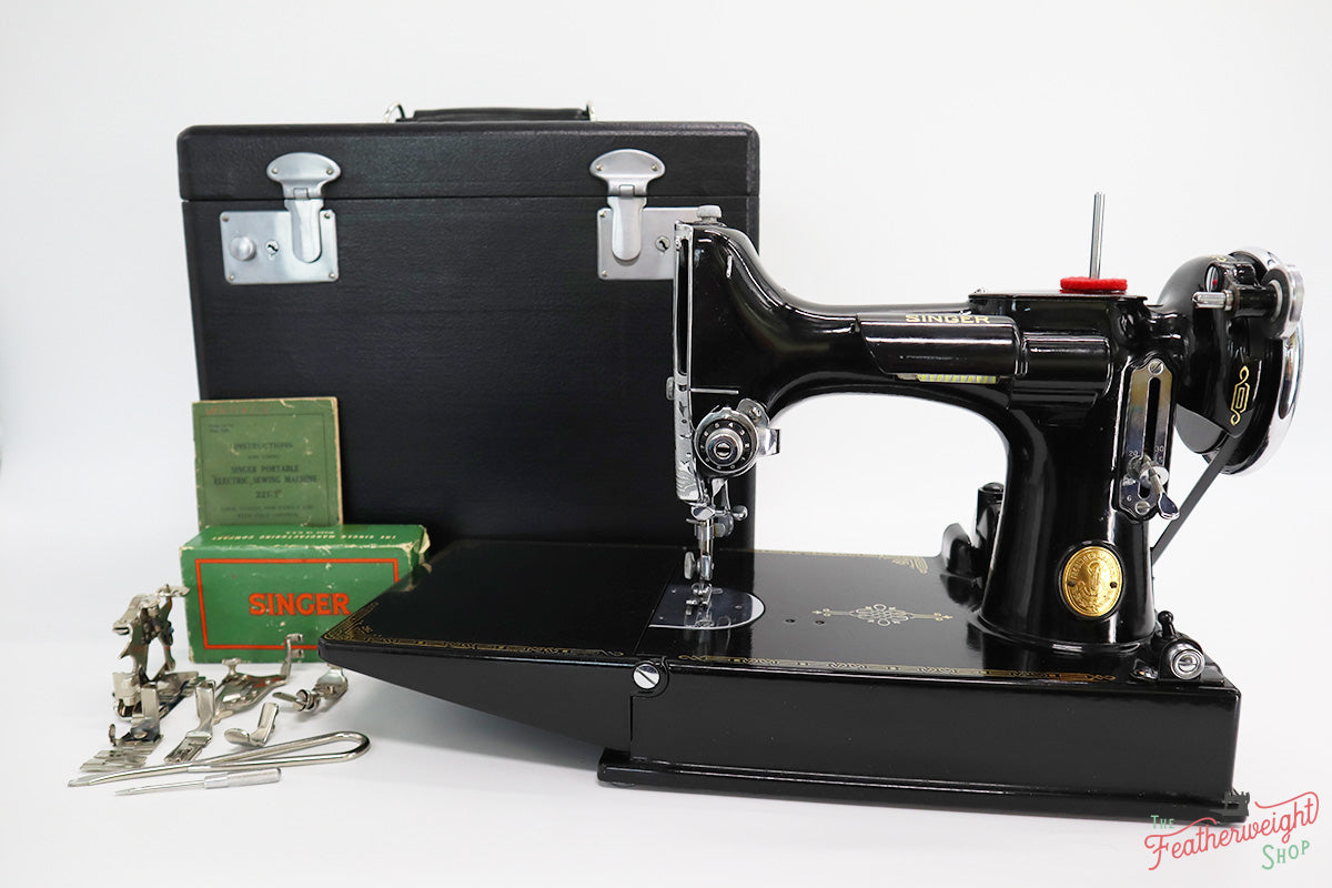 Singer Featherweight 221 Sewing Machine, AF076***