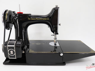 Load image into Gallery viewer, Singer Featherweight 221 Sewing Machine, AF076***