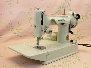 Load image into Gallery viewer, Singer Featherweight 221 Sewing Machine, WHITE EV982***