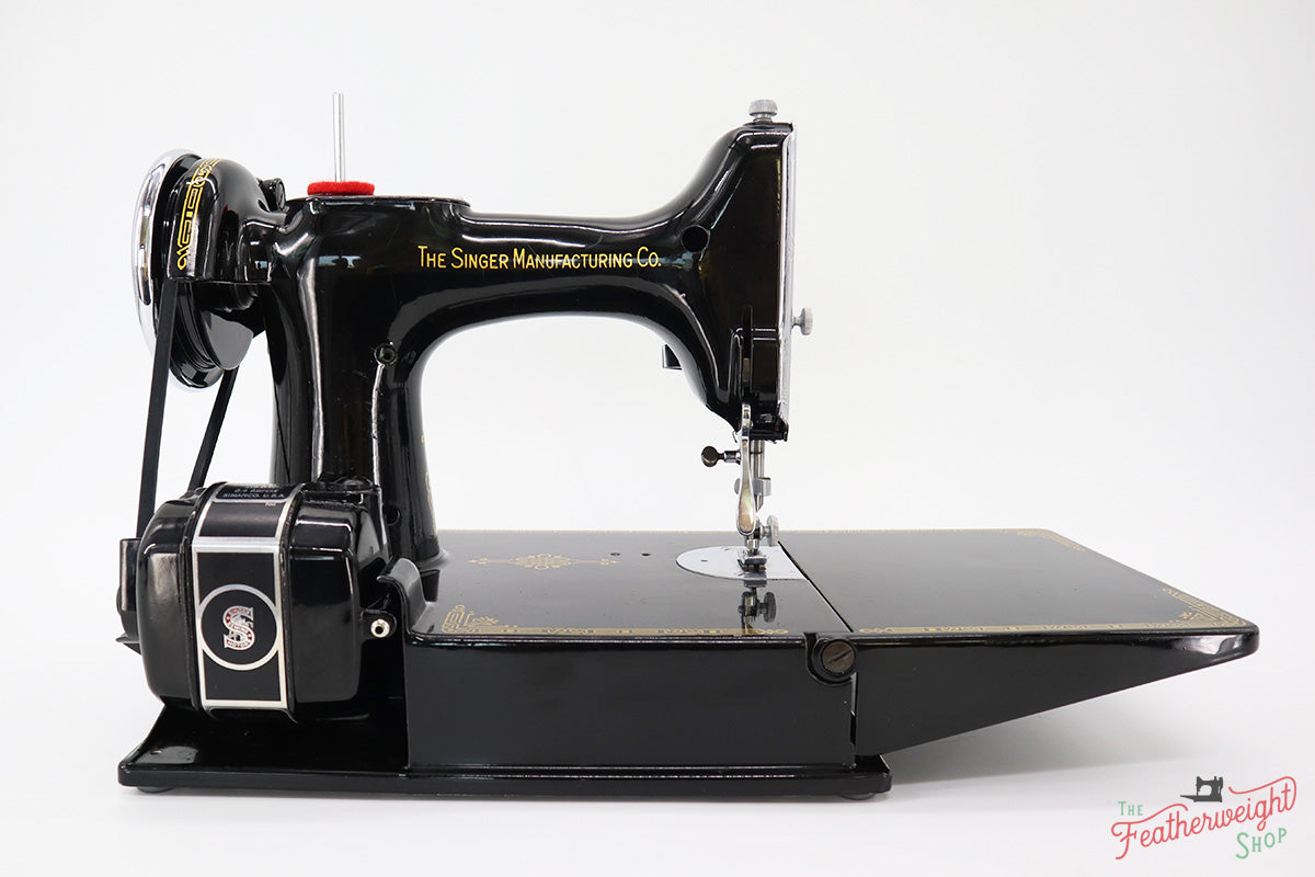 Singer Featherweight 221 Sewing Machine, AF876***