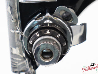 Load image into Gallery viewer, Singer Featherweight 221K Sewing Machine, Centennial: EF691***