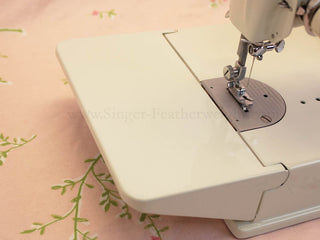 Load image into Gallery viewer, Singer Featherweight 221 Sewing Machine, WHITE EV982***