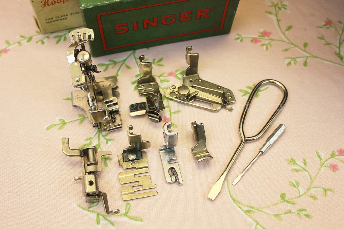 Singer Featherweight 222K Sewing Machine EL6850**