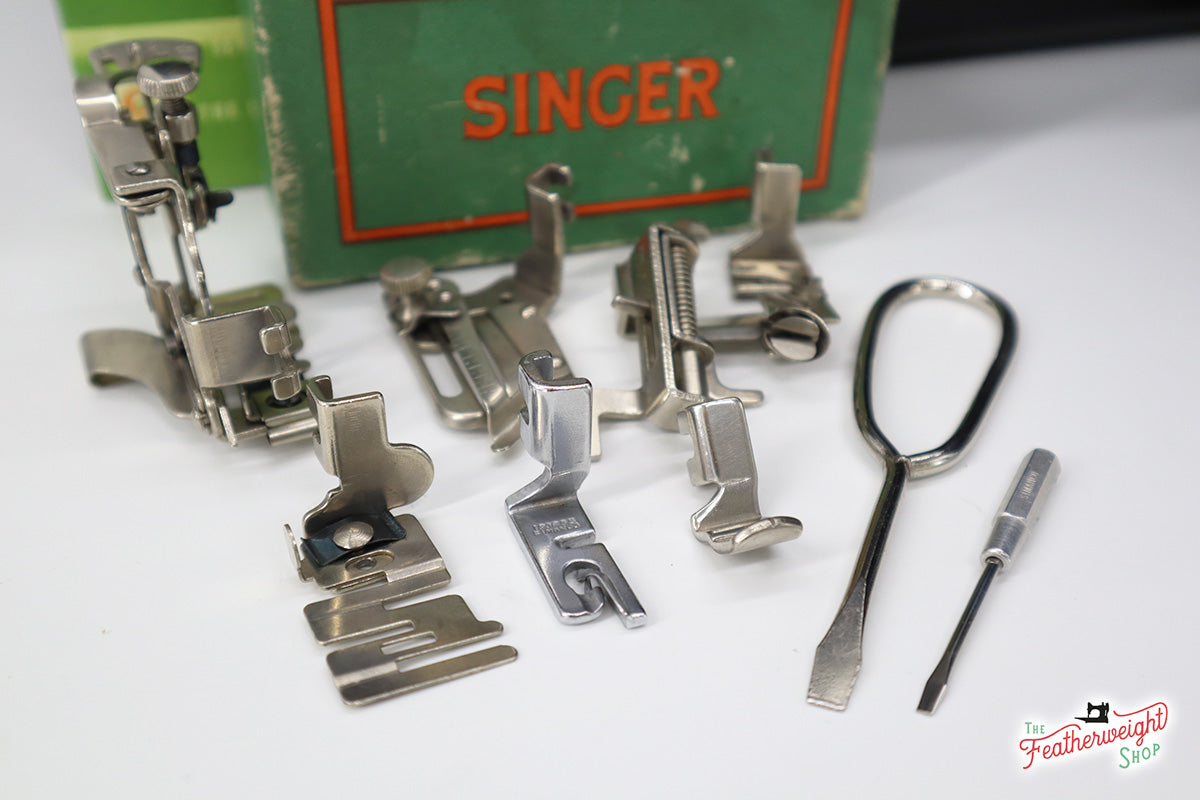 Singer Featherweight 222K 1953 - EJ2681**