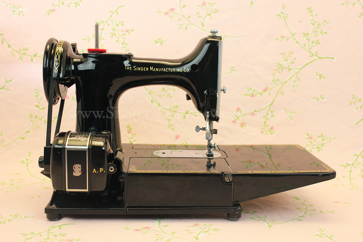 Singer Featherweight 222K Sewing Machine EL6850**