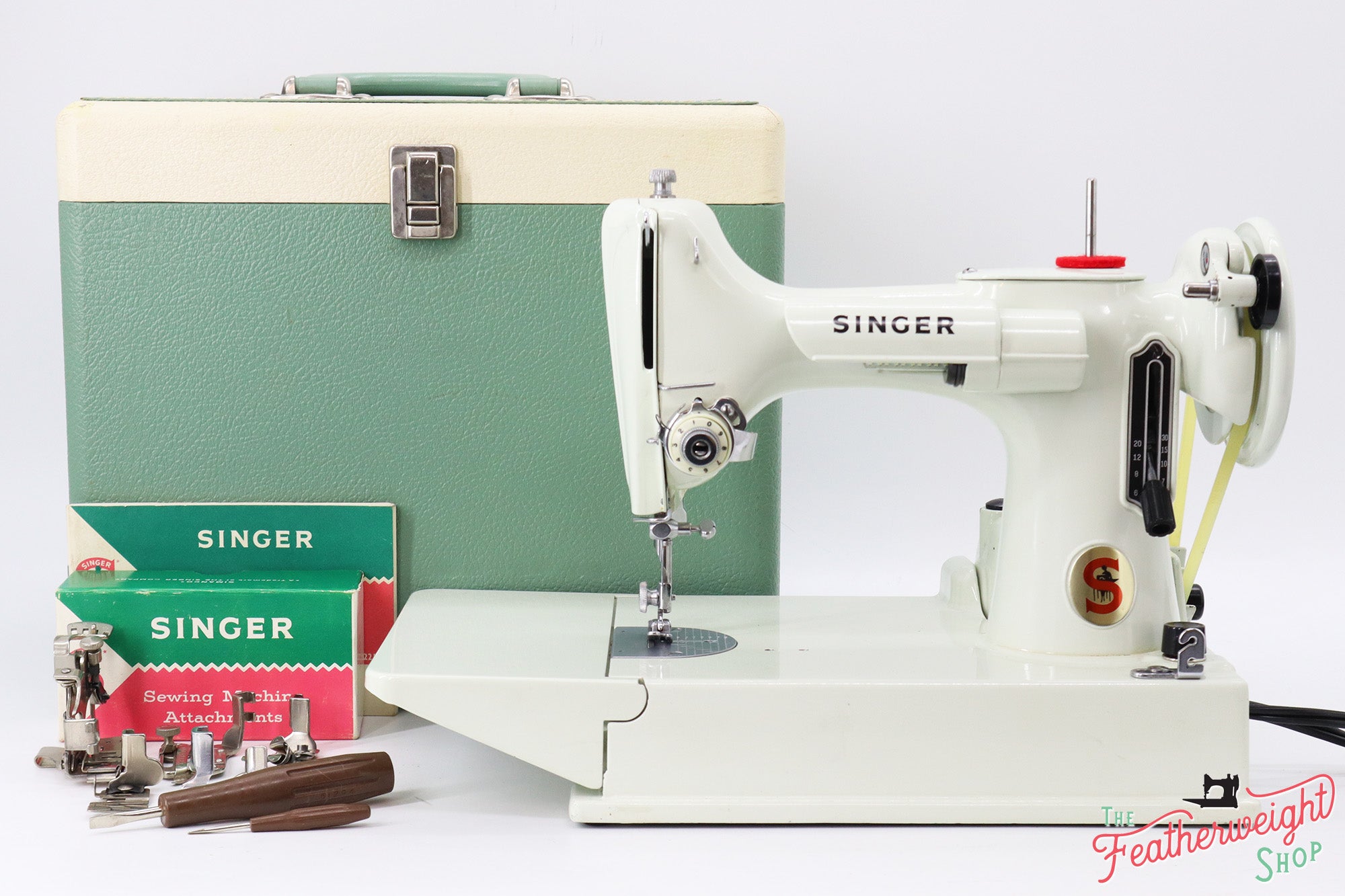 Singer Featherweight 221 Sewing Machine, WHITE - EV780***