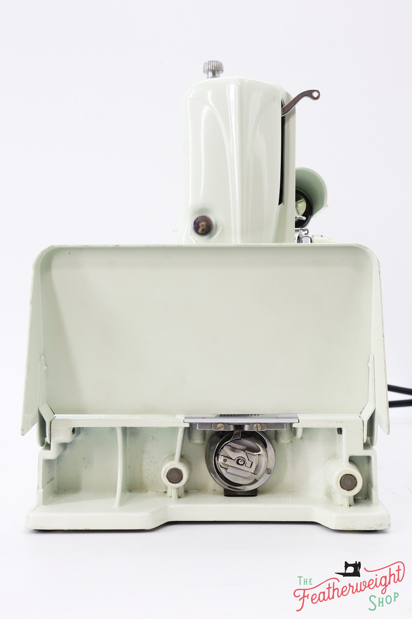 Singer Featherweight 221 Sewing Machine, WHITE - EV780***