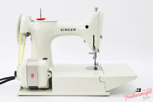Singer Featherweight 221 Sewing Machine, WHITE - EV780***