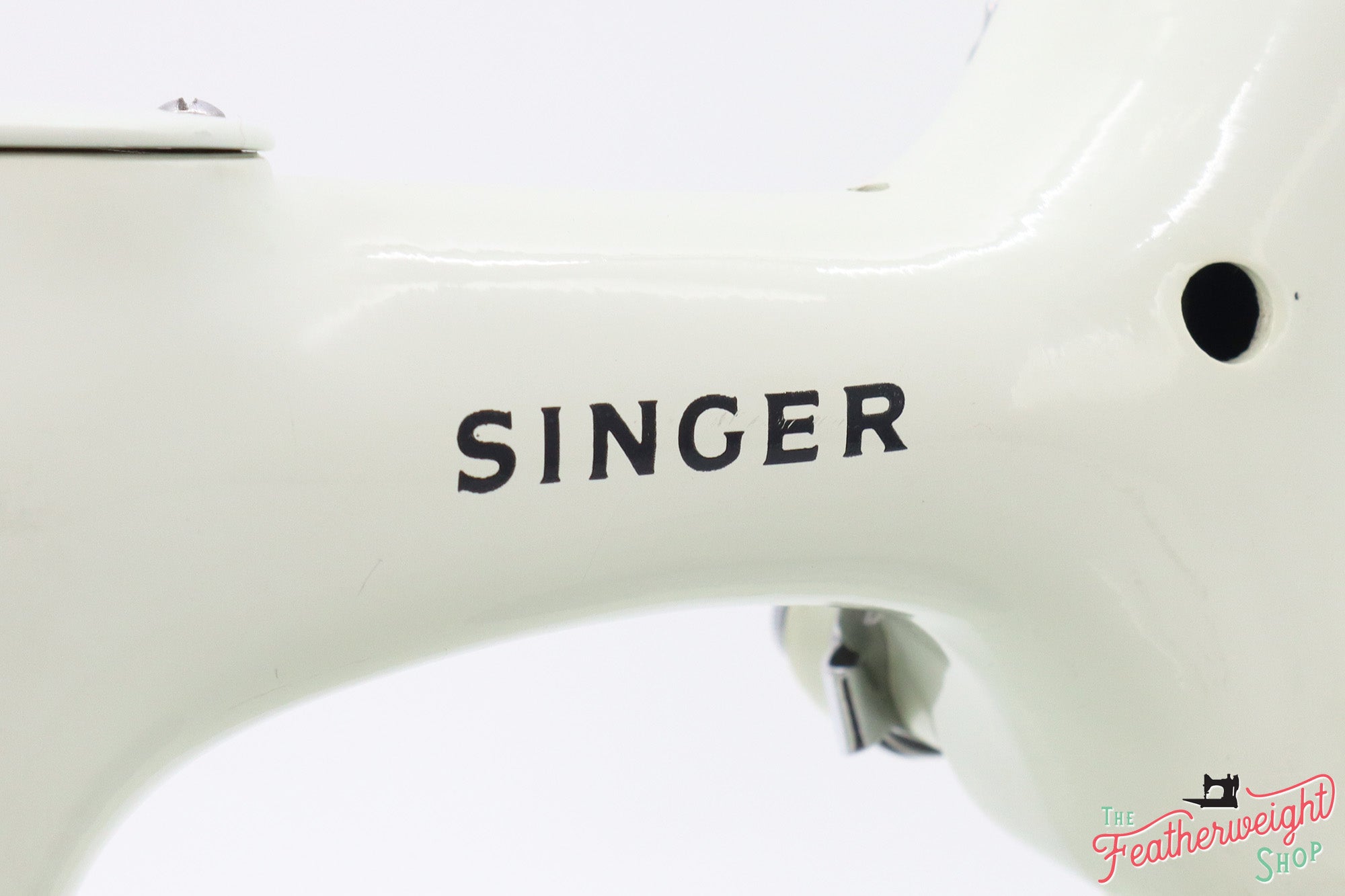 Singer Featherweight 221 Sewing Machine, WHITE - EV780***