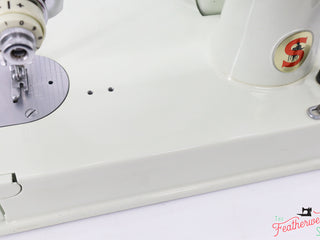Load image into Gallery viewer, Singer Featherweight 221 Sewing Machine, WHITE - EV780***