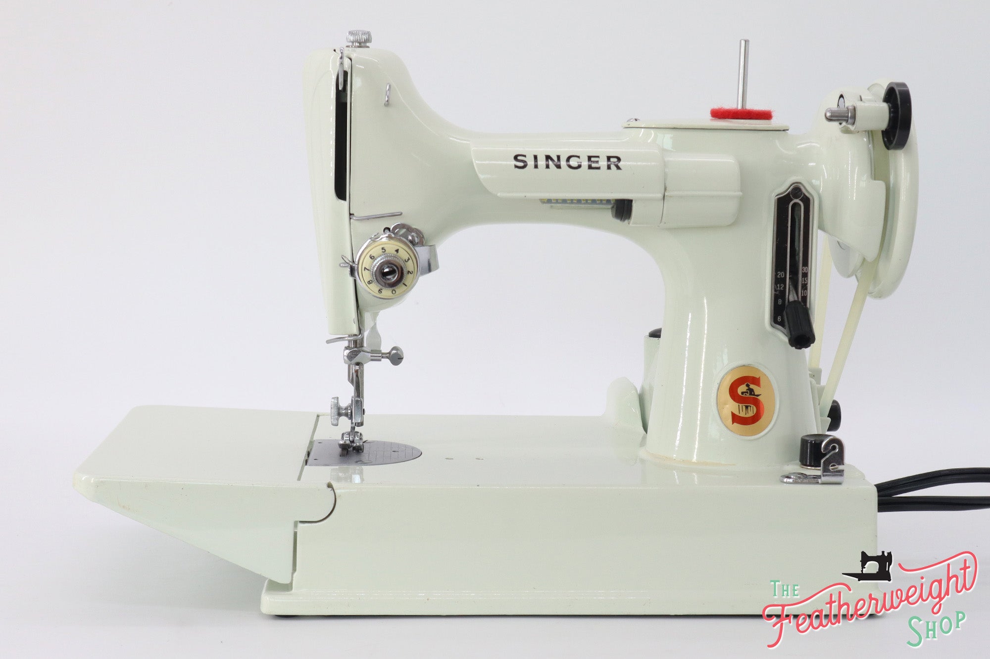 Singer Featherweight 221 Sewing Machine, WHITE EV974***