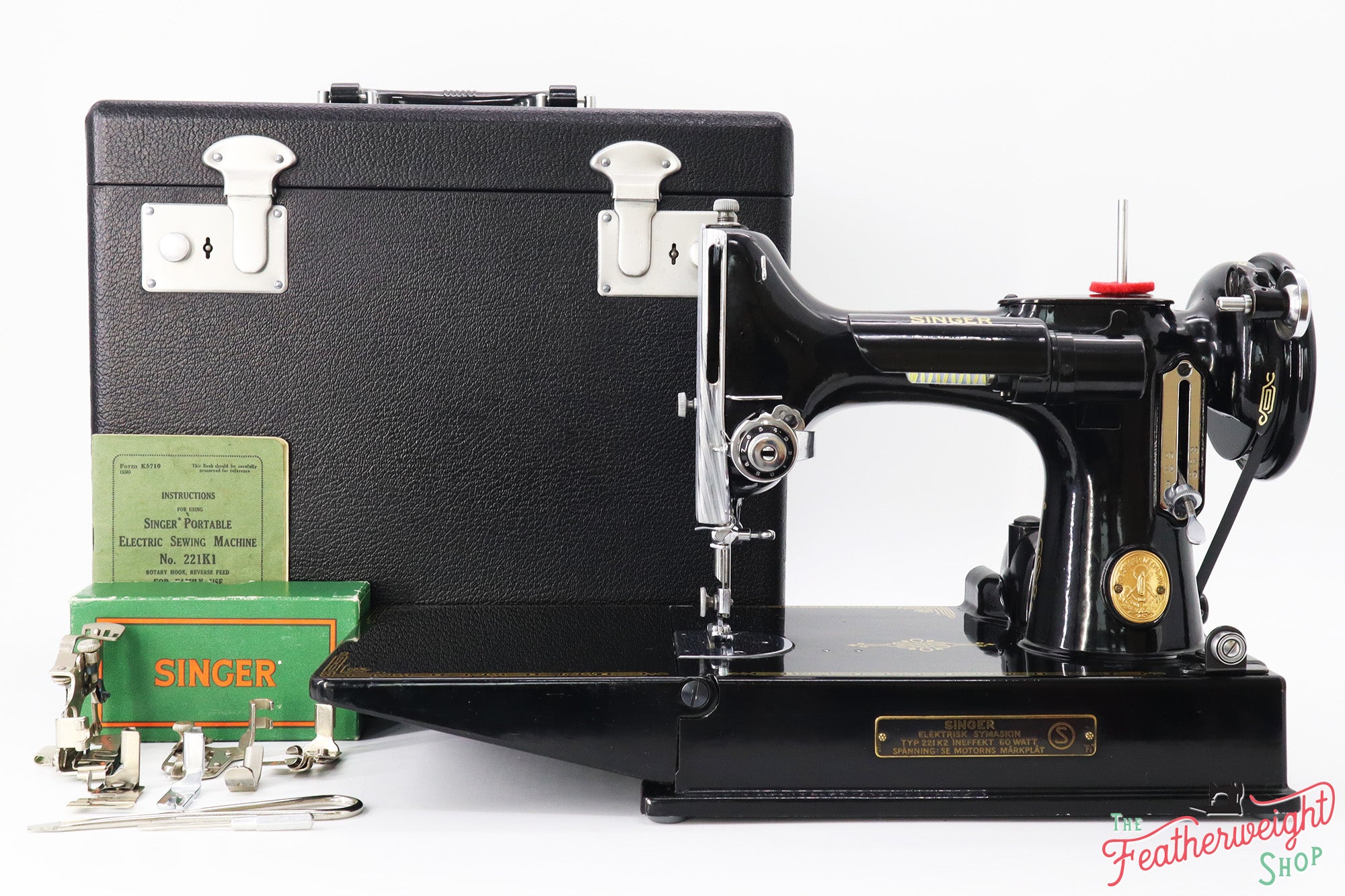 Singer Featherweight Swedish 221K Sewing Machine, EH371***