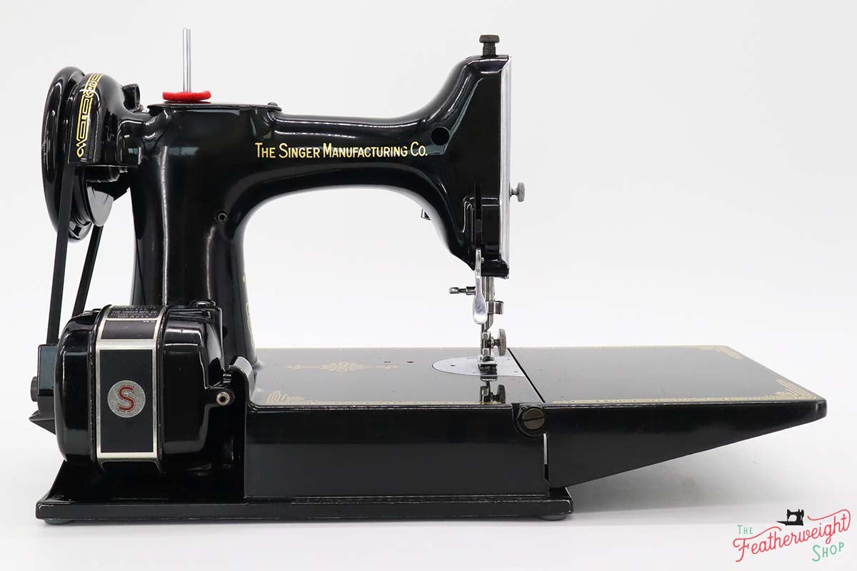 Singer Featherweight 221 Sewing Machine, Centennial: AK410***