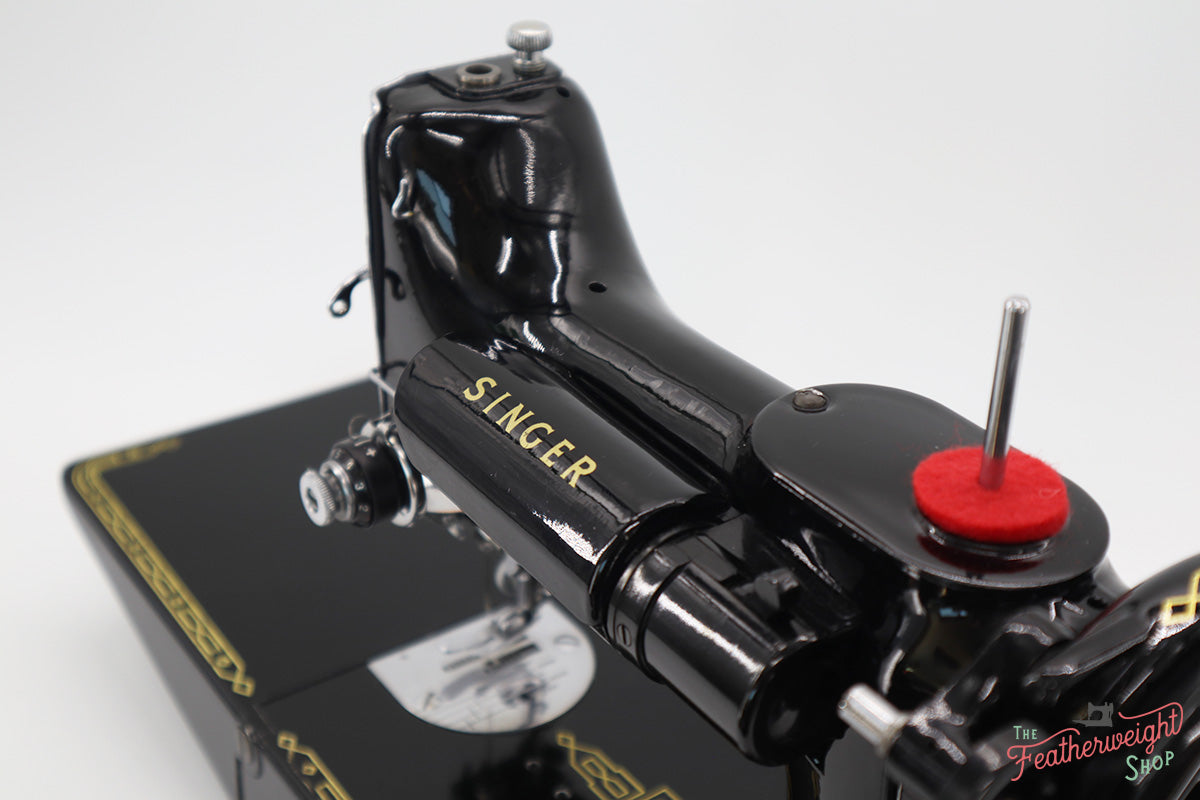 Singer Featherweight 221 Sewing Machine, RED "S" ES243***