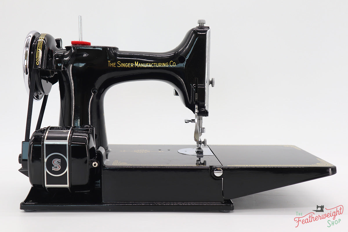 Singer Featherweight 221 Sewing Machine, AF250***