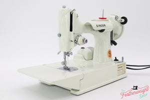 Singer Featherweight 221K Sewing Machine, British WHITE FA226*** Grade 9!!!