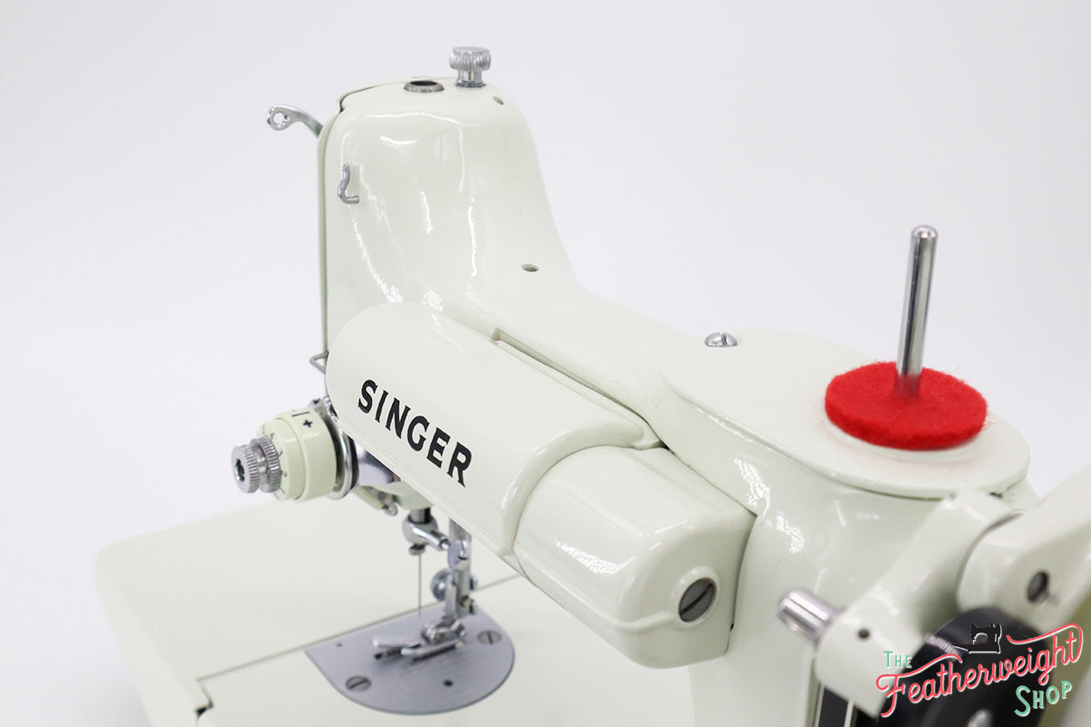 Singer Featherweight 221K Sewing Machine, British WHITE FA226*** Grade 9!!!