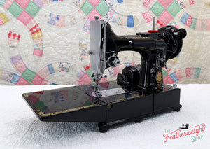 Singer Featherweight 222K Sewing Machine EM957***