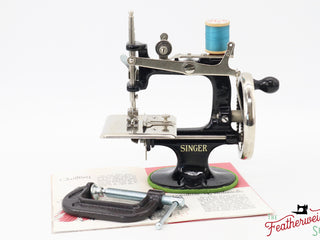 Load image into Gallery viewer, Singer Sewhandy Model 20, Black - Oct. 2022 Faire