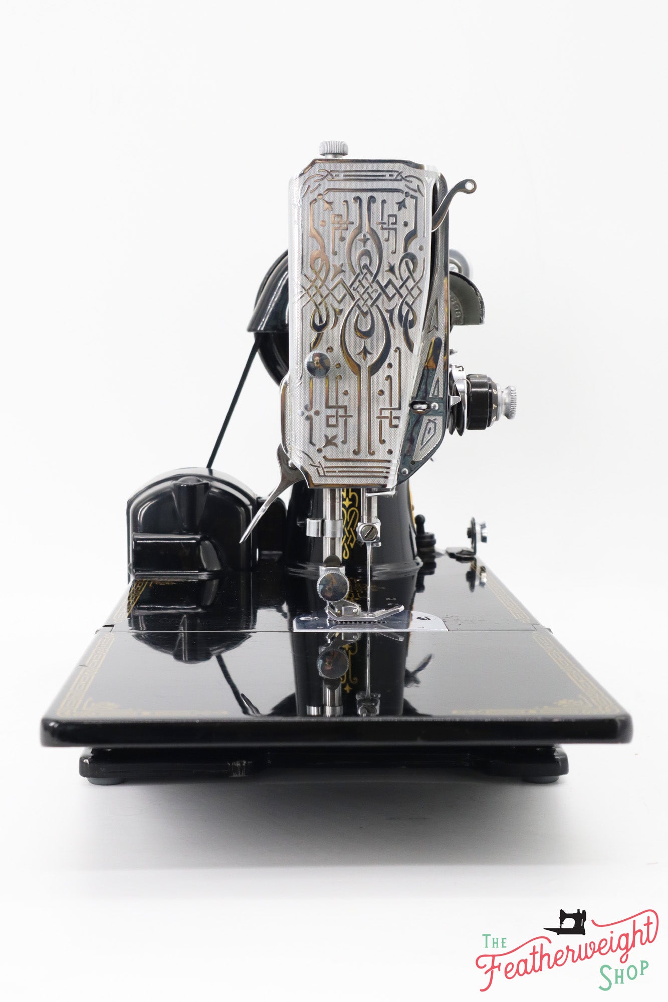 Singer Featherweight 221 Sewing Machine, AG618*** - 1946