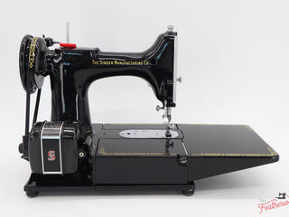 Load image into Gallery viewer, Singer Featherweight 222K Sewing Machine EM236***
