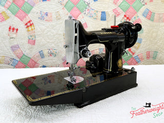 Load image into Gallery viewer, Singer Featherweight 221K Sewing Machine EL539***