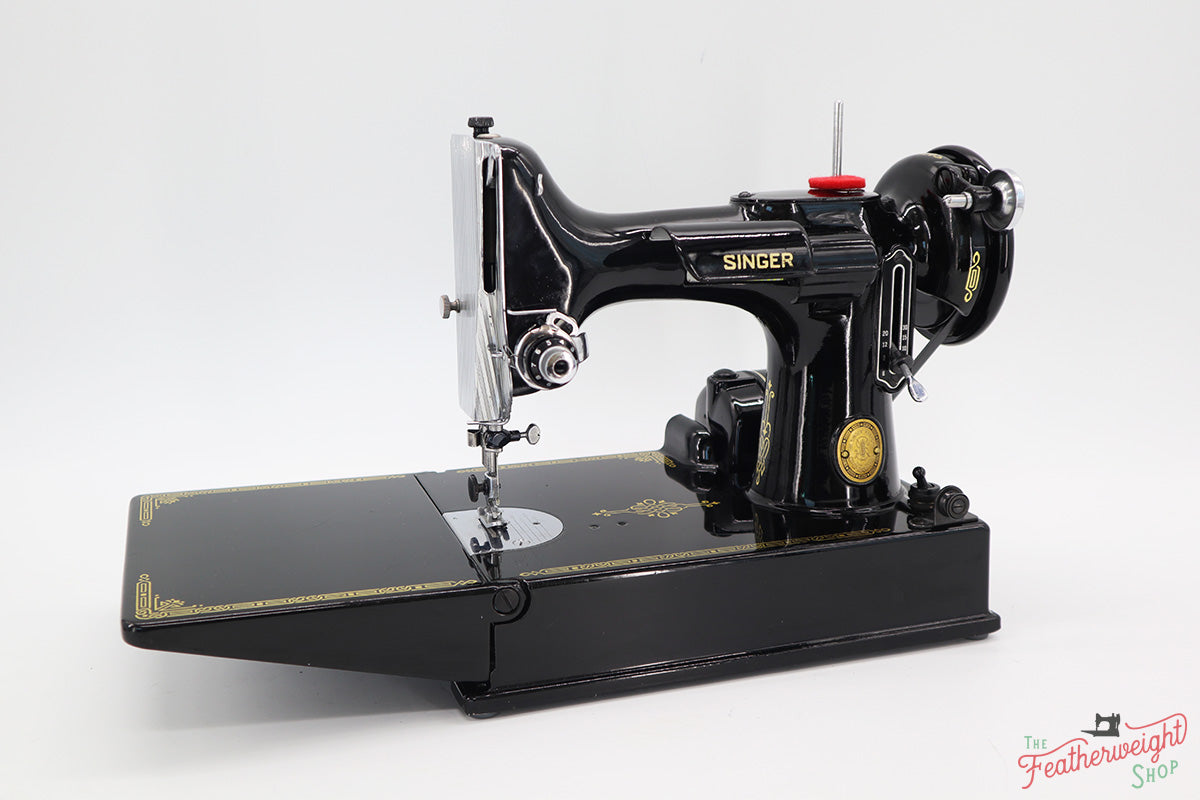 Singer Featherweight 221 Sewing Machine, AL183***