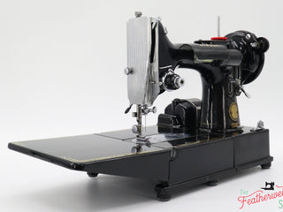 Load image into Gallery viewer, Singer Featherweight 222K Sewing Machine EN1374**
