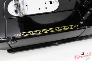 Singer Featherweight 222K Sewing Machine EN1374**