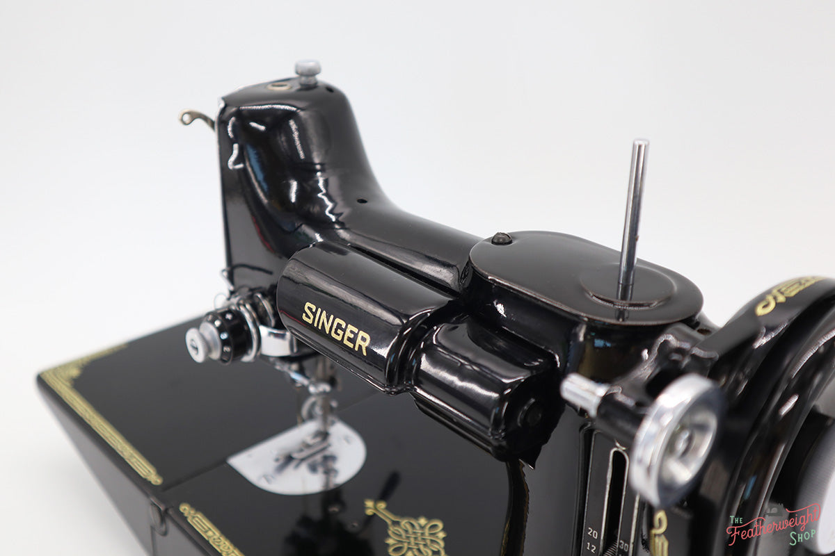 Singer Featherweight 221 Sewing Machine, AJ118***