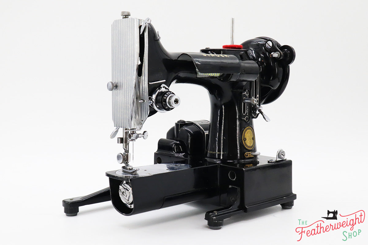 Singer Featherweight 222K Sewing Machine EN1374**