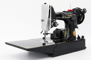 Singer Featherweight 221 Sewing Machine, AL022***