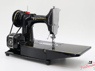 Load image into Gallery viewer, Singer Featherweight 222K Sewing Machine EJ618***