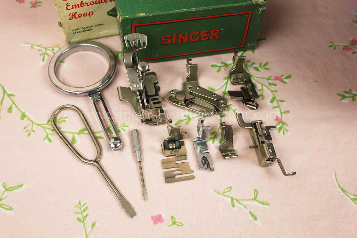 Singer Featherweight 222K Sewing Machine EM601***