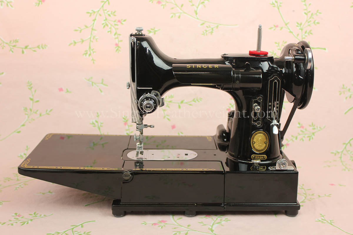 Singer Featherweight 222K Sewing Machine EM601***