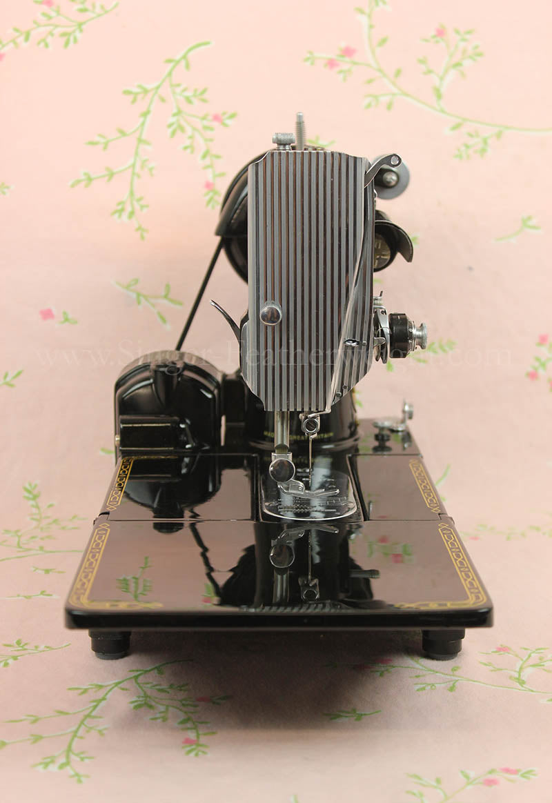 Singer Featherweight 222K Sewing Machine EM601***