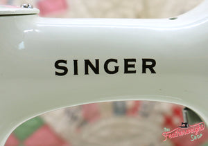 Singer Featherweight 221K Sewing Machine, WHITE EV993***