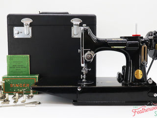 Load image into Gallery viewer, Singer Featherweight 221 Sewing Machine, 1936 AE063***