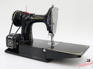 Load image into Gallery viewer, Singer Featherweight 221 Sewing Machine, 1936 AE063***