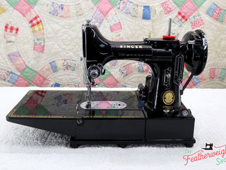 Load image into Gallery viewer, Singer Featherweight 222K Sewing Machine EK6296**