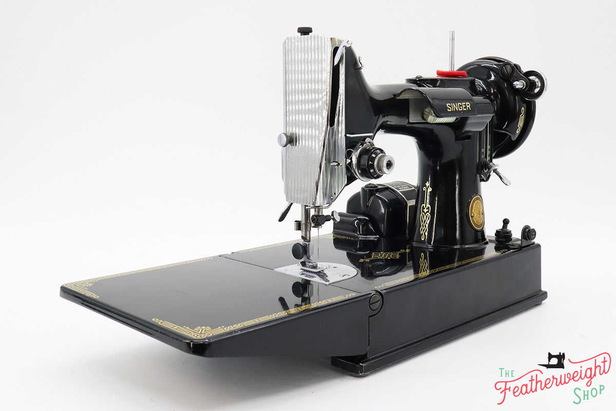 Singer Featherweight 221 Sewing Machine, AL406***