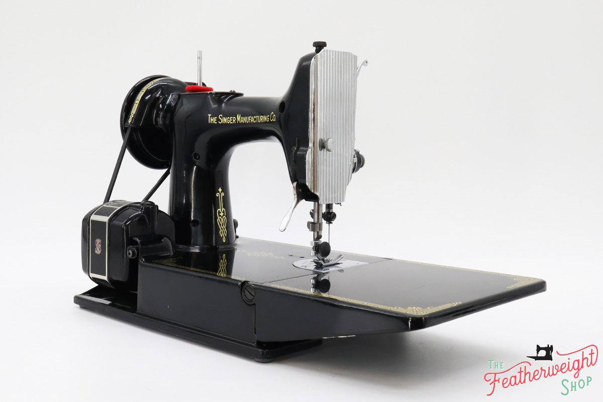 Singer Featherweight 221 Sewing Machine, AL406***