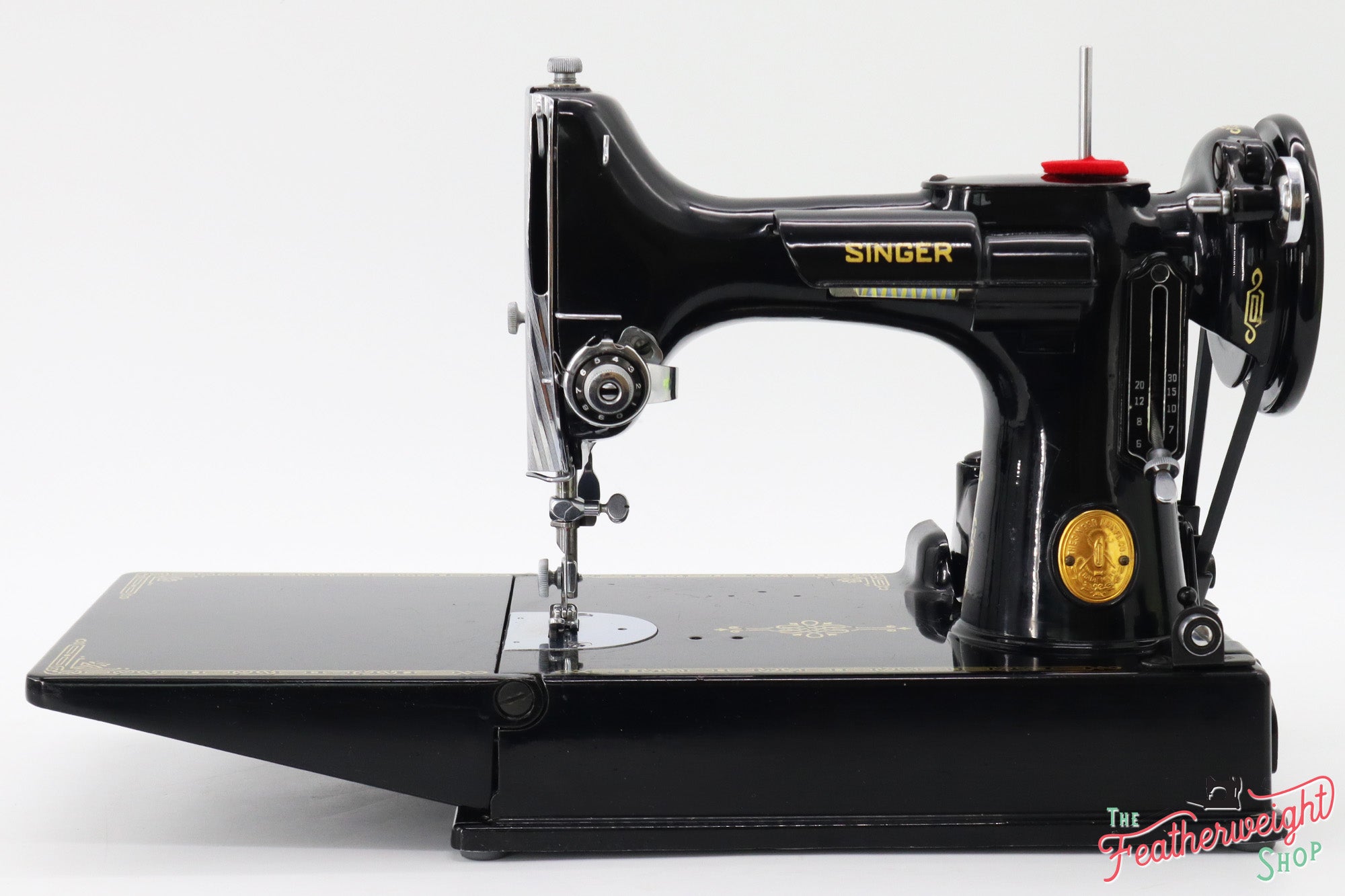 Singer Featherweight 221 Sewing Machine, AH666***