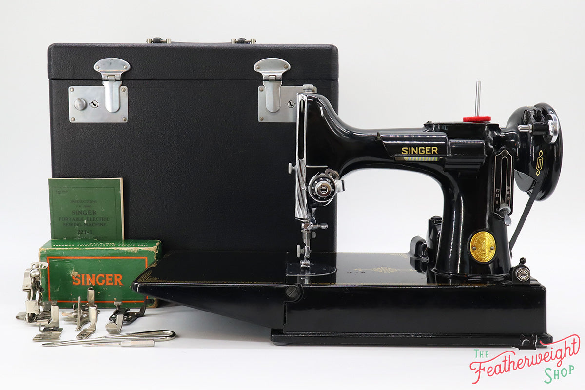 Singer Featherweight 221 Sewing Machine, AJ1369**