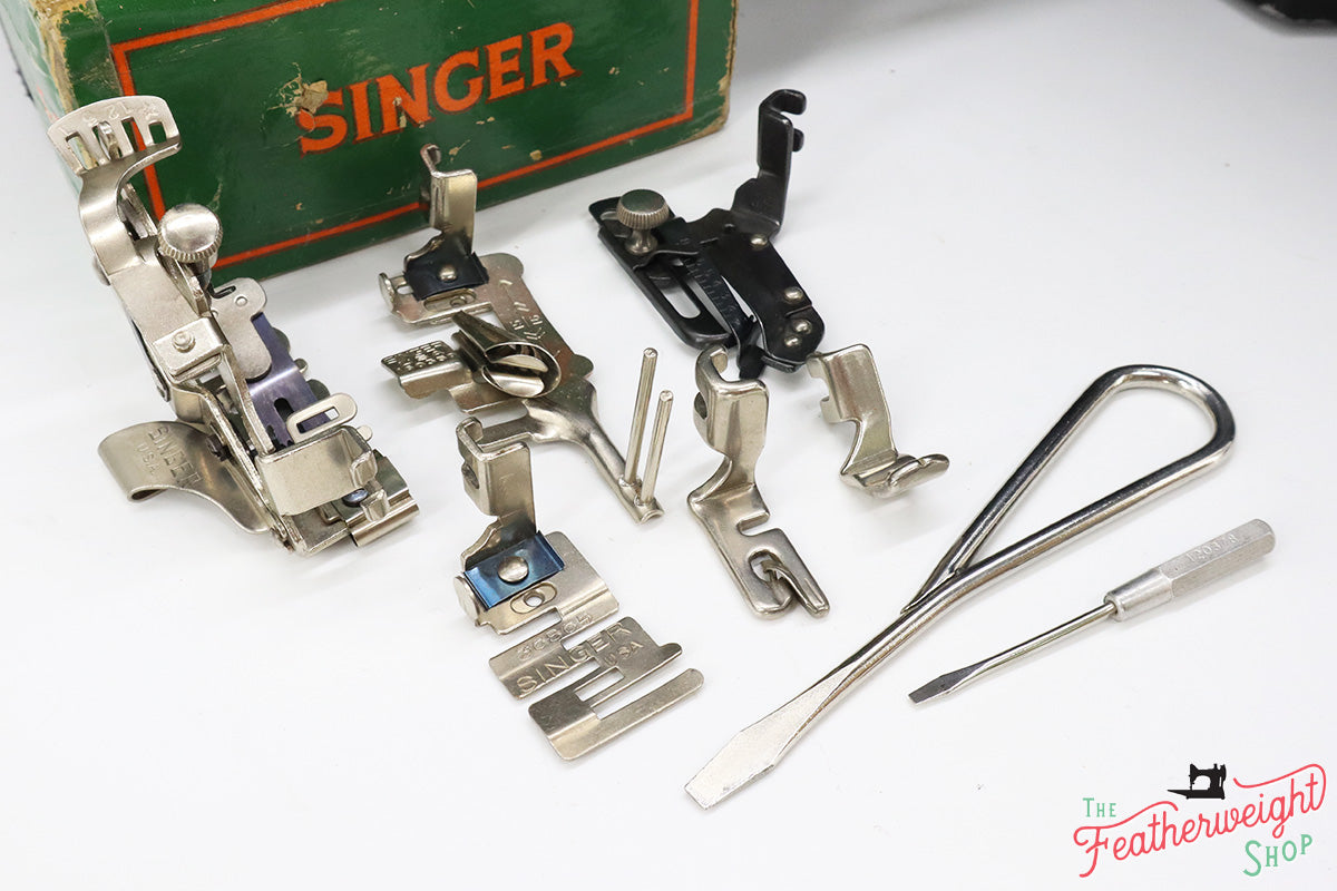 Singer Featherweight 221 Sewing Machine, AJ1369**