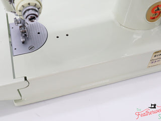 Load image into Gallery viewer, Singer Featherweight 221 Sewing Machine, WHITE FA206***