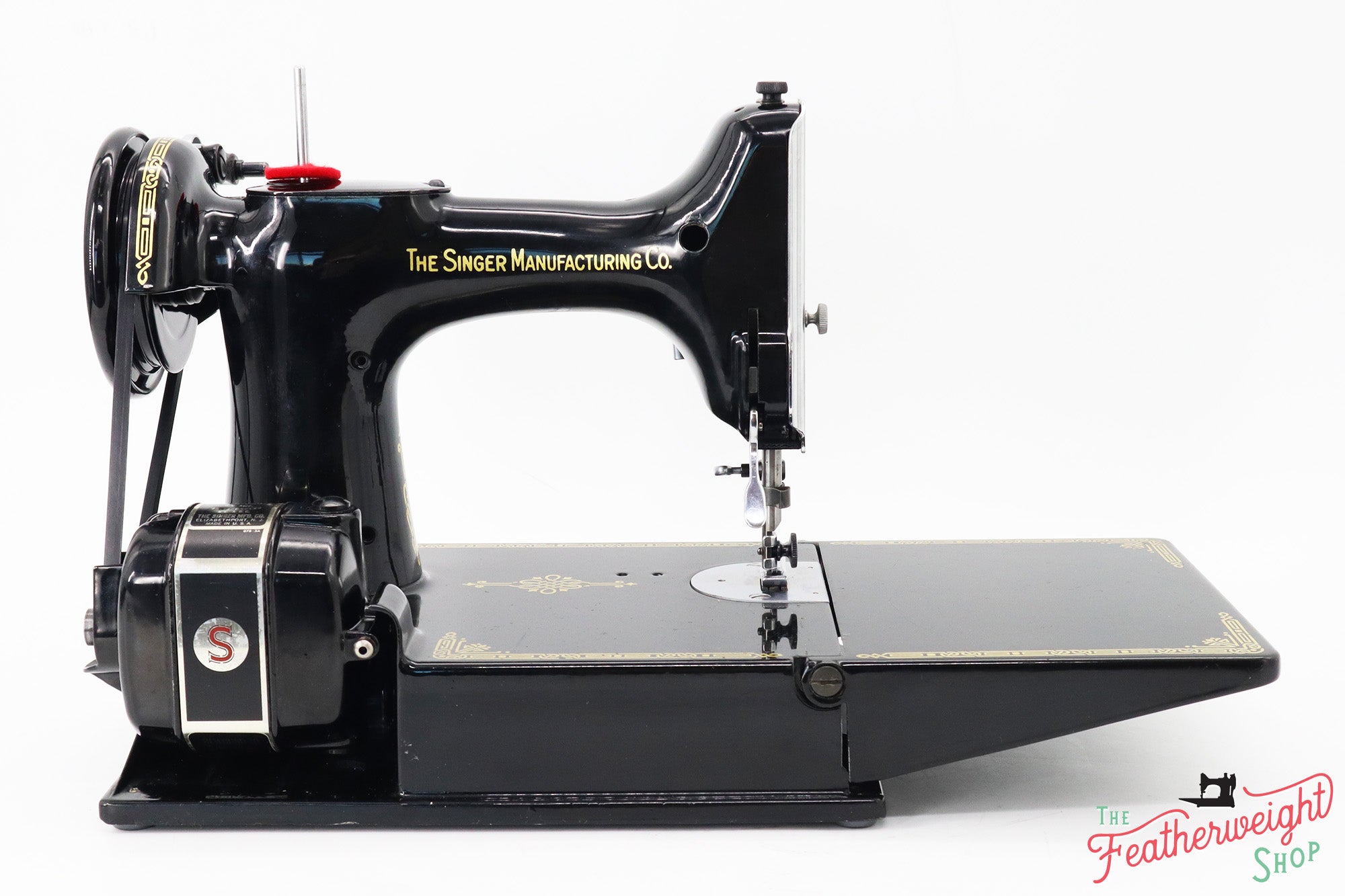 Singer Featherweight 221 Sewing Machine - AK747*** - 1952