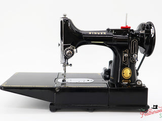 Load image into Gallery viewer, Singer Featherweight 222K Sewing Machine EK6346**