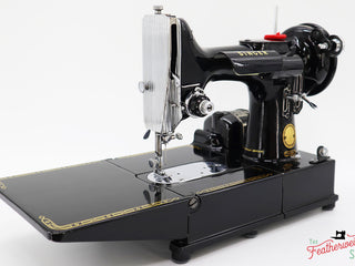 Load image into Gallery viewer, Singer Featherweight 222K Sewing Machine EK6346**